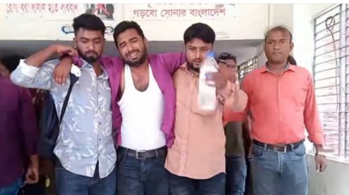 পাইকগাছায় প্রকাশ্য দিবালোকে ছুরিকাঘাত করে এনজিও কর্মীর টাকা ছিনতাই