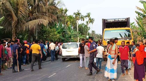 নড়াইলে সিএনজি ও কাভার্ডভ্যানের মুখোমুখি সংঘর্ষে চালক নিহত নারীসহ পাঁচজন আহত 
