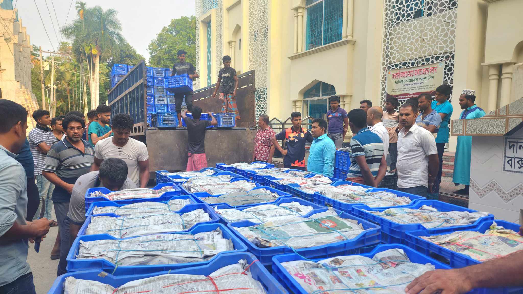 দেবহাটায় ক্যামিক্যাল মিশানো ৭০ ক্যারেট আম জব্দ
